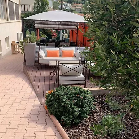 Du Soleil מלון 2*